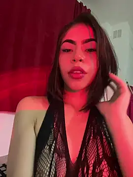 MiaReidd online show from May 6, 2026, 3:57 am