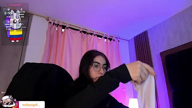 Molly A online show from June 27, 2026, 2:44 pm