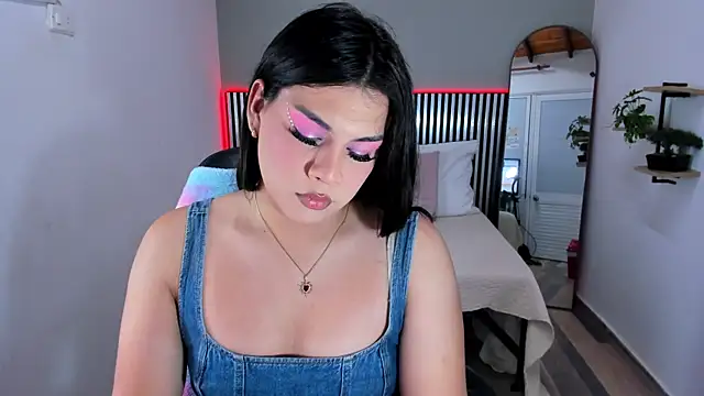 Alisson Pinkey online show from June 25, 2026, 12:43 am