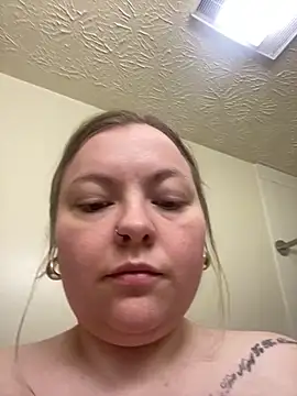 Snapshot of Jewelsbby93 chatting on March 17, 2026, 3:44 am Jewelsbby93 online show from March 17, 2026, 3:44 am