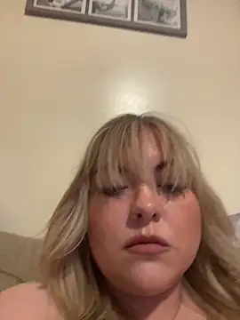 Snapshot of Jewelsbby93 chatting on April 4, 2026, 6:55 am Jewelsbby93 online show from April 4, 2026, 6:55 am