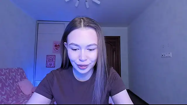 kittiangel00 online show from April 30, 2026, 4:19 am