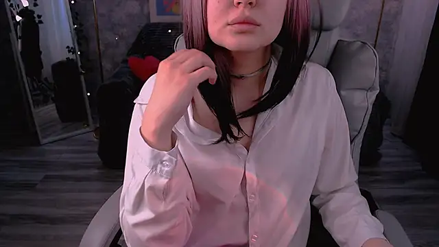 DaisyBloomm online show from March 15, 2026, 12:55 pm