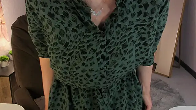 LeticiaRomano online show from June 12, 2026, 3:38 am