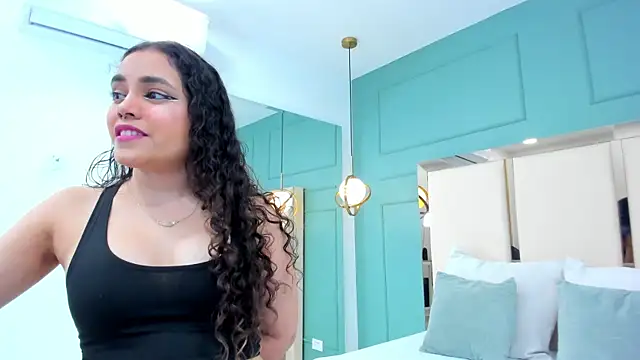 Snapshot of luna_veega chatting on May 4, 2026, 5:53 pm luna veega online show from May 4, 2026, 5:53 pm