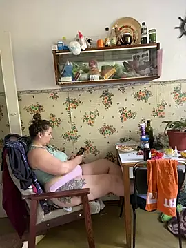 Snapshot of Nenssy555 chatting on August 9, 2026, 11:59 am Nenssy555 online show from August 9, 2026, 11:59 am