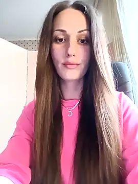 LunaCrystall online show from April 21, 2026, 3:17 pm