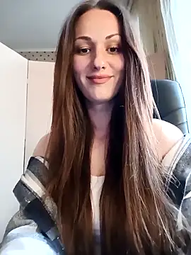 LunaCrystall online show from April 28, 2026, 3:50 pm