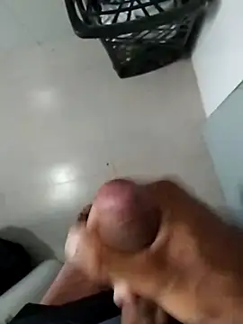 Snapshot of Maicon107 chatting on April 3, 2026, 7:56 pm Maicon107 online show from April 3, 2026, 7:56 pm