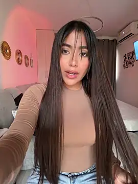 SaraValentina11 online show from March 25, 2026, 4:24 pm