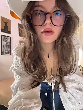 Snapshot of Tallulah_Kinky chatting on April 21, 2026, 7:39 pm Tallulah Kinky online show from April 21, 2026, 7:39 pm