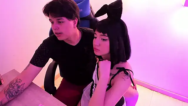 Melody and Max online show from April 3, 2026, 3:37 am