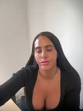 spiceyminx1234 online show from June 20, 2026, 10:40 am