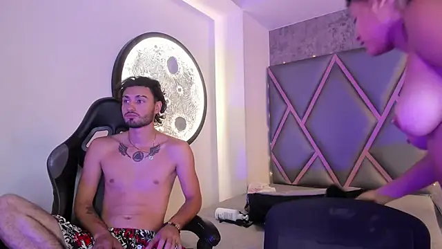 Snapshot of Wolf_Kitty chatting on April 1, 2026, 1:41 pm Wolf Kitty online show from April 1, 2026, 1:41 pm