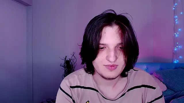 delalex online show from April 8, 2026, 9:26 pm