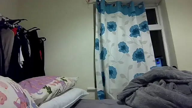 sweetiesophiaxo online show from March 26, 2026, 10:37 pm