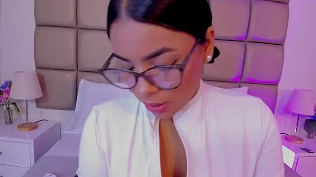 lilly williamss online show from March 21, 2026, 3:22 am