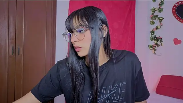 PaulaCutexs online show from May 23, 2026, 2:39 am