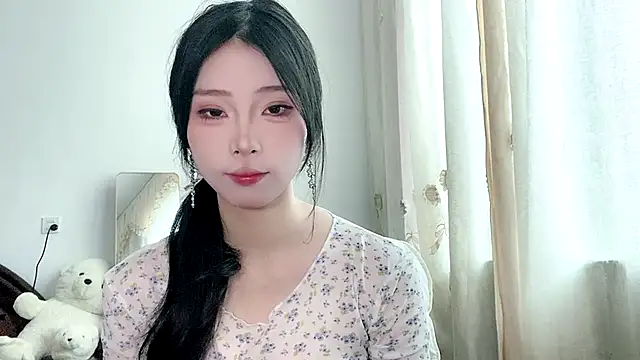 yiyibaby2026 online show from May 2, 2026, 1:54 am