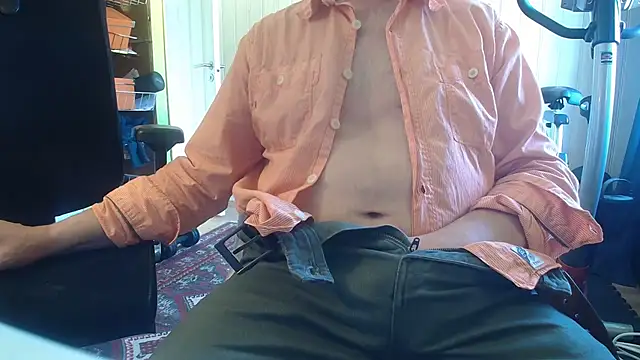Snapshot of Buggemann chatting on June 15, 2026, 4:53 pm Buggemann online show from June 15, 2026, 4:53 pm