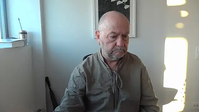 Snapshot of Buggemann chatting on June 30, 2026, 3:29 am Buggemann online show from June 30, 2026, 3:29 am