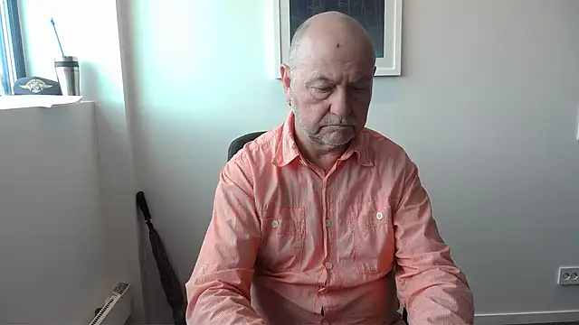 Snapshot of Buggemann chatting on July 7, 2026, 6:47 am Buggemann online show from July 7, 2026, 6:47 am