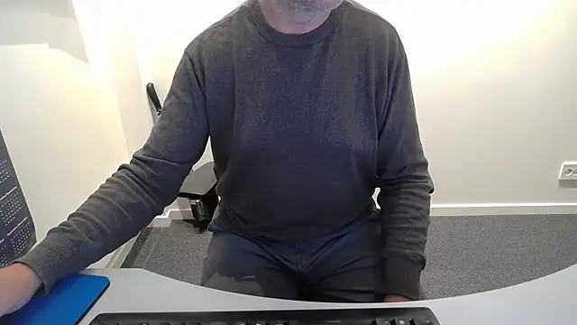 Snapshot of Buggemann chatting on July 29, 2026, 3:04 am Buggemann online show from July 29, 2026, 3:04 am