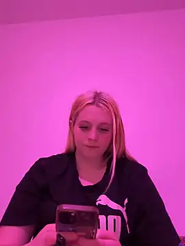 Snapshot of Young_Milka chatting on March 13, 2026, 8:48 pm Young Milka online show from March 13, 2026, 8:48 pm