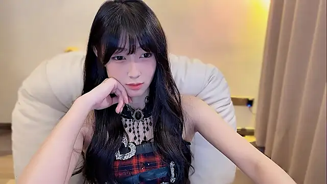 xiaooyee online show from March 23, 2026, 2:43 pm