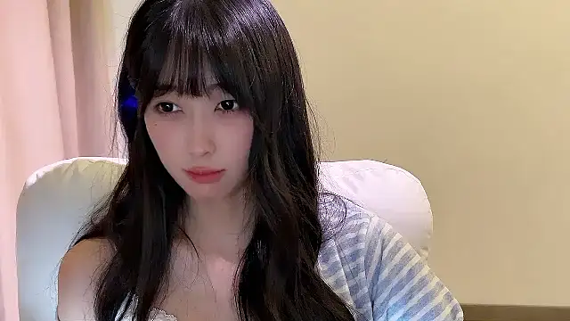 xiaooyee online show from April 9, 2026, 1:49 pm