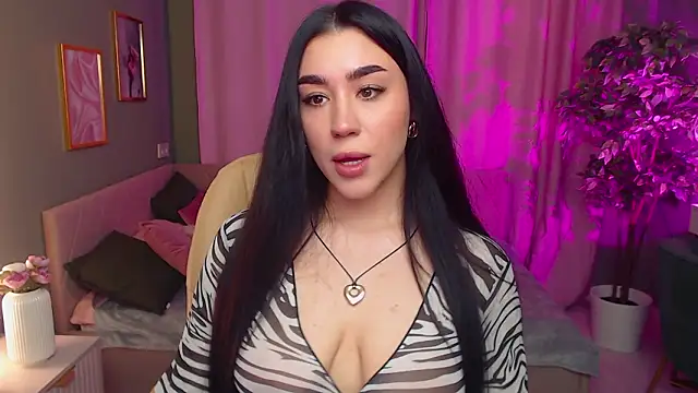 Snapshot of Winonna_Ryder chatting on March 27, 2026, 7:47 am Winonna Ryder online show from March 27, 2026, 7:47 am