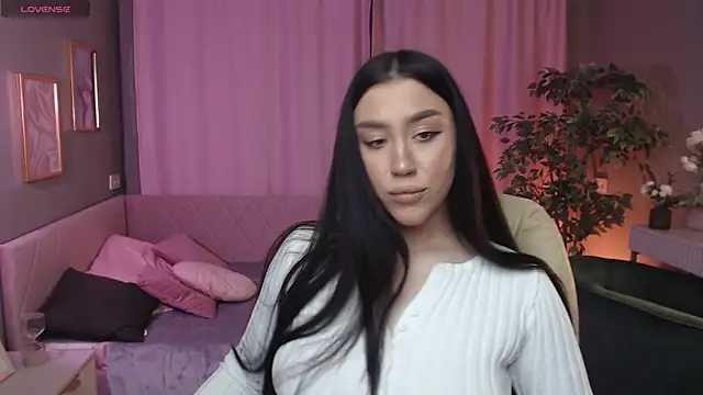 Snapshot of Winonna_Ryder chatting on May 21, 2026, 7:37 am Winonna Ryder online show from May 21, 2026, 7:37 am