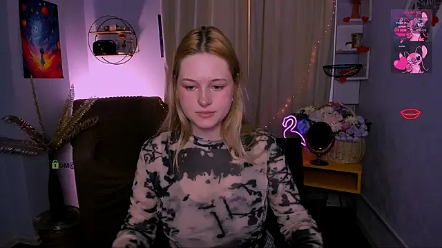 Snapshot of trixy_melison chatting on April 14, 2026, 3:18 pm trixy melison online show from April 14, 2026, 3:18 pm