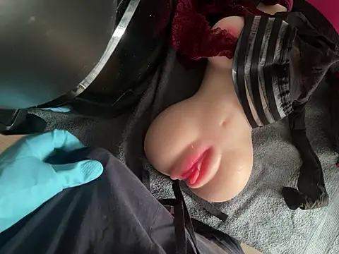 Cumvirgin6999 online show from May 17, 2026, 6:04 pm