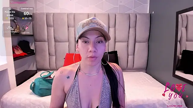 Snapshot of Abril_Fox__ chatting on June 6, 2026, 7:29 pm Abril Fox online show from June 6, 2026, 7:29 pm