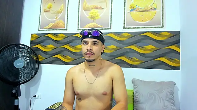 Leon Hotx online show from March 30, 2026, 7:15 pm