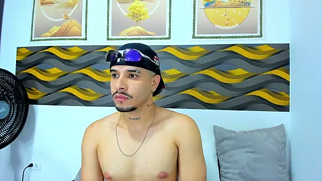 Leon Hotx online show from April 9, 2026, 7:19 pm