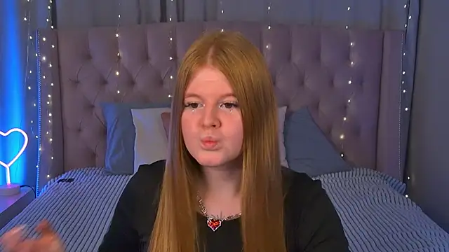 JessicaEmber online show from April 7, 2026, 5:41 am