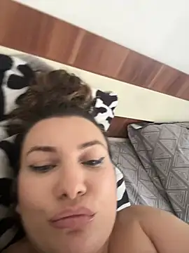 SweetCurvess online show from May 26, 2026, 12:56 pm