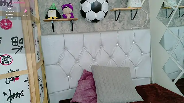 Snapshot of Sophia_xoxo1 chatting on July 21, 2026, 2:19 pm Sophia xoxo1 online show from July 21, 2026, 2:19 pm