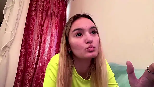 Snapshot of ReathaKiss chatting on May 12, 2026, 3:09 pm ReathaKiss online show from May 12, 2026, 3:09 pm