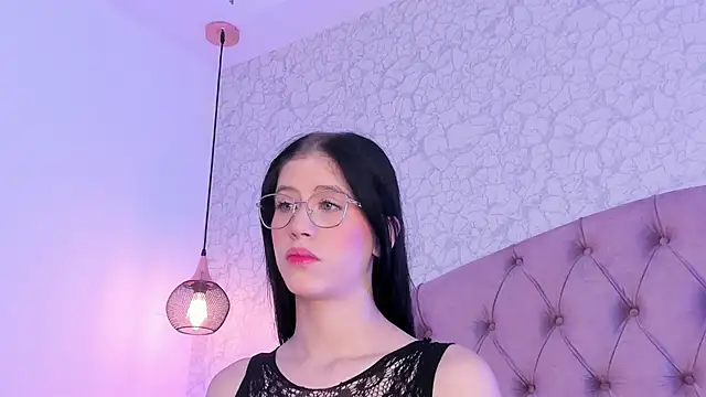 Snapshot of saraa_joness_ chatting on May 10, 2026, 5:40 pm saraa joness online show from May 10, 2026, 5:40 pm