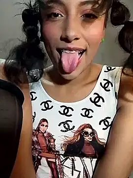 KattyBerryX online show from May 16, 2026, 9:35 pm