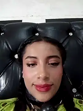 KattyBerryX online show from June 14, 2026, 2:24 am
