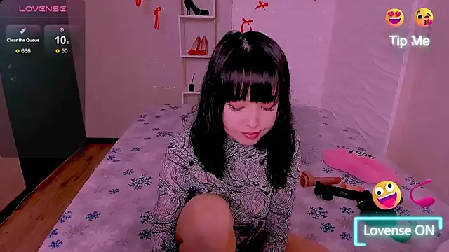 Akiko Yun online show from April 23, 2026, 11:42 am