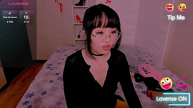 Akiko Yun online show from June 13, 2026, 12:41 am