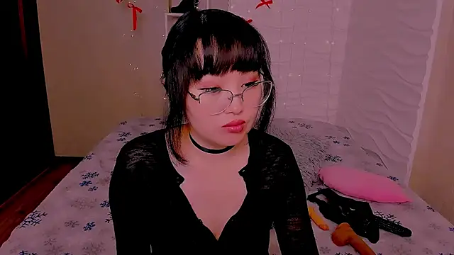 Akiko Yun online show from June 17, 2026, 12:46 am