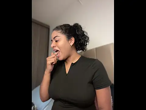 karlymonroe online show from June 16, 2026, 10:01 pm