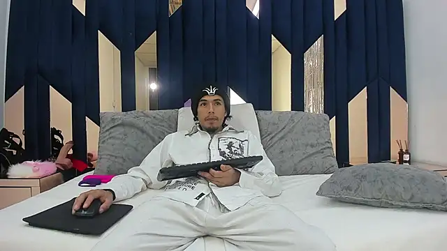 KikyoAndDrey online show from May 3, 2026, 3:29 pm