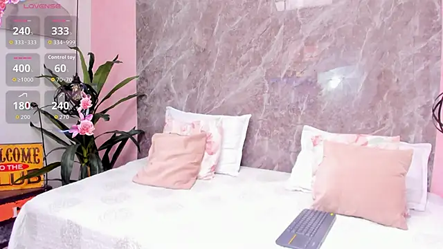 Megan Stein online show from April 10, 2026, 7:29 pm